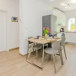 Aparthotel House Calm Forest 5 Minutes Walking From The Sandy Privlaka (Zadar)