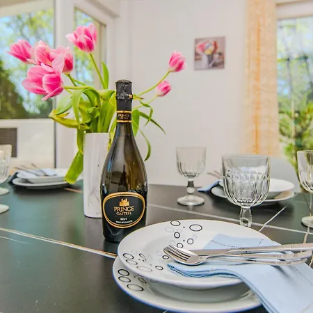 Апарт-отель House Calm Forest 5 Minutes Walking From The Sandy Привлака