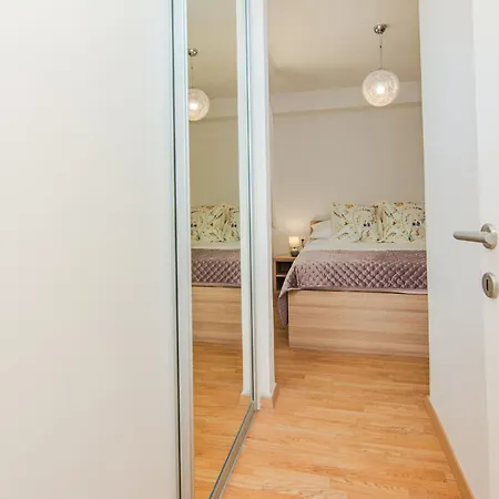 Hotel apartamentowy House Calm Forest 5 Minutes Walking From The Sandy *