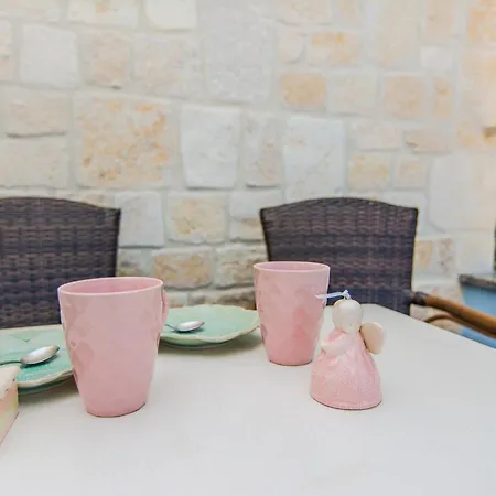 Hotel apartamentowy House Calm Forest 5 Minutes Walking From The Sandy Privlaka (Zadar)