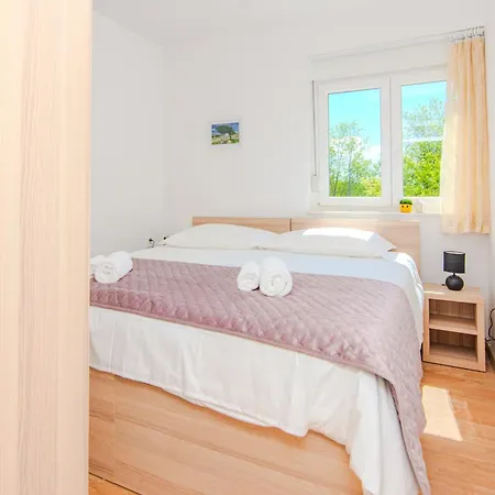 Hotel apartamentowy House Calm Forest 5 Minutes Walking From The Sandy *