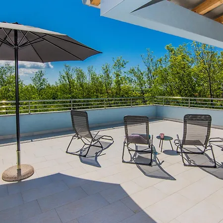 Hotel apartamentowy House Calm Forest 5 Minutes Walking From The Sandy *