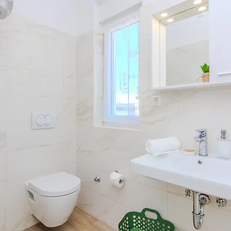 Hotel apartamentowy House Calm Forest 5 Minutes Walking From The Sandy *