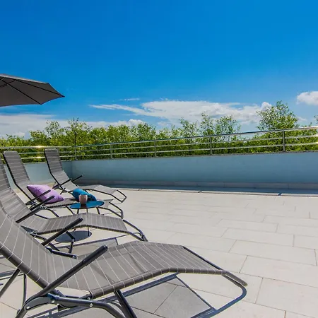 House Calm Forest 5 Minutes Walking From The Sandy