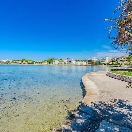 Hotel apartamentowy House Calm Forest 5 Minutes Walking From The Sandy Privlaka (Zadar)