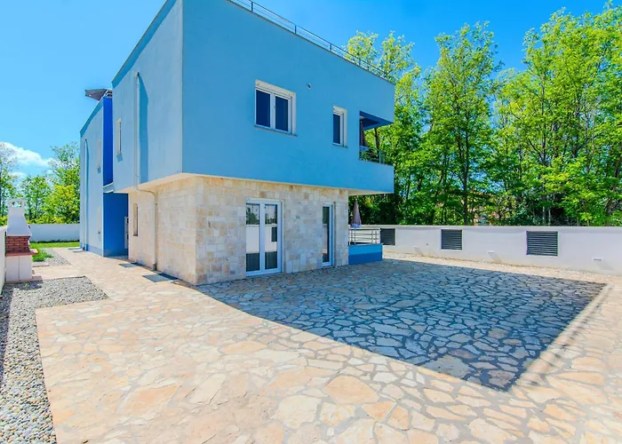 House Calm Forest 5 Minutes Walking From The Sandy Ξενοδοχείο με διαμερίσματα *