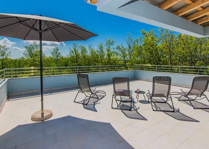 מלון דירות House Calm Forest 5 Minutes Walking From The Sandy *