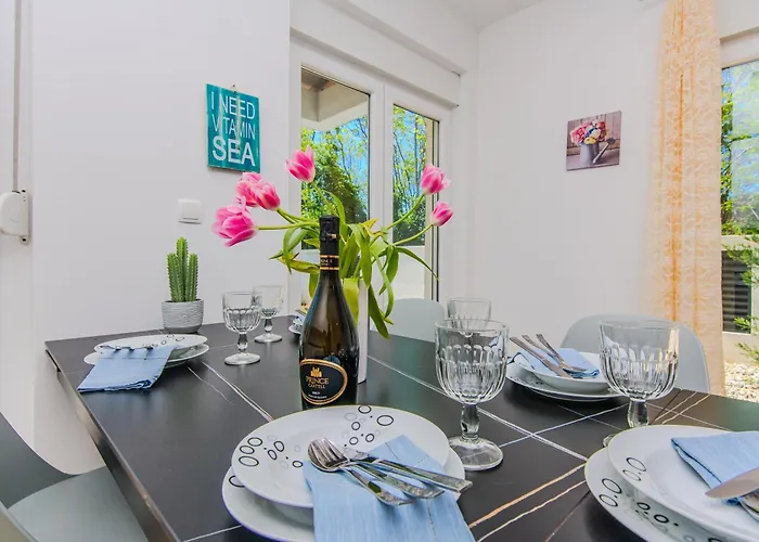 מלון דירות House Calm Forest 5 Minutes Walking From The Sandy *