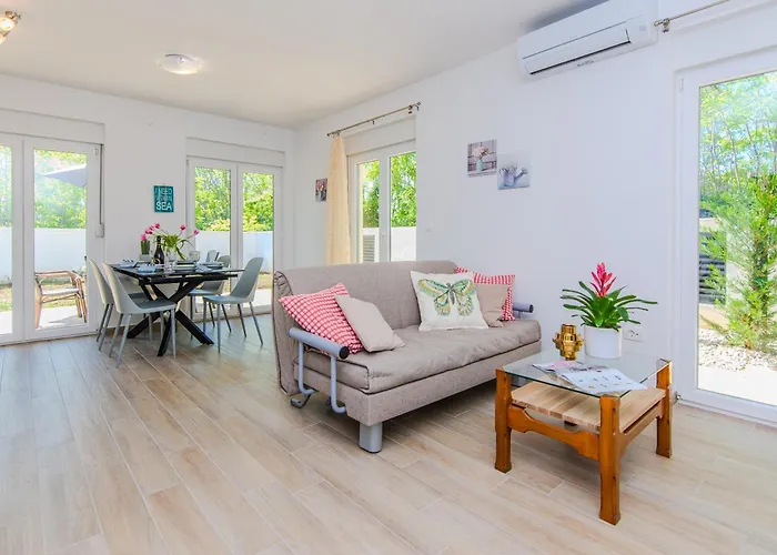 House Calm Forest 5 Minutes Walking From The Sandy מלון דירות *