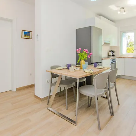 Apart-hotel House Calm Forest 5 Minutes Walking From The Sandy Privlaka (Zadar)