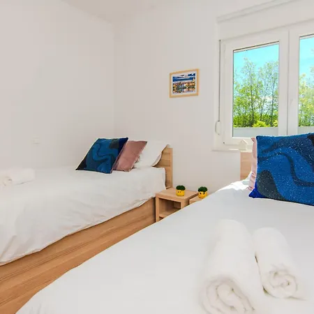 Aparthotel House Calm Forest 5 Minutes Walking From The Sandy Privlaka (Zadar)