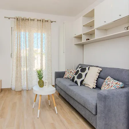 House Calm Forest 5 Minutes Walking From The Sandy * Privlaka (Zadar)