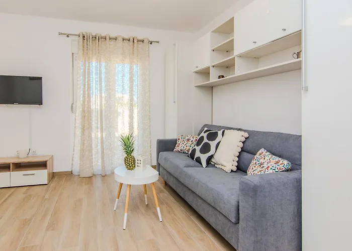 House Calm Forest 5 Minutes Walking From The Sandy * Privlaka (Zadar)